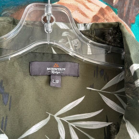 Green and White Casual Button Down Shirt with Tropical Print L - Picture 3 of 15